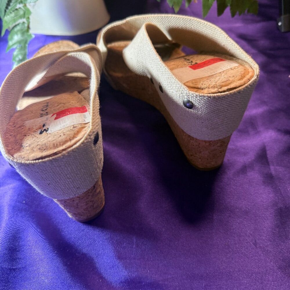 NEW๐Michael Comfy Platform Criss Cross X Straps Wedge Slip-On Sandals - Picture 4 of 12